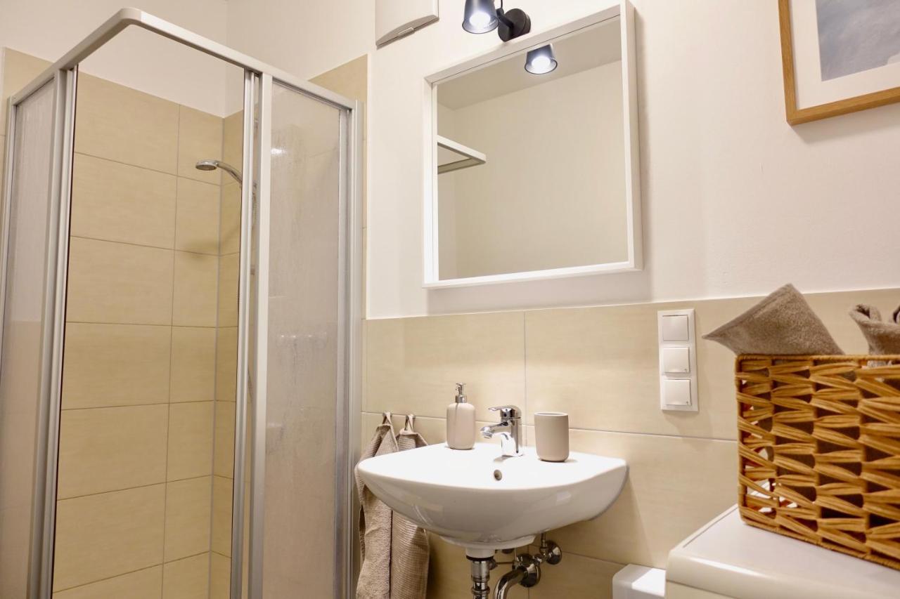 Neu - Gemuetliches Und Modernes Apartment Mit Stellplatz Koblenz  Buitenkant foto
